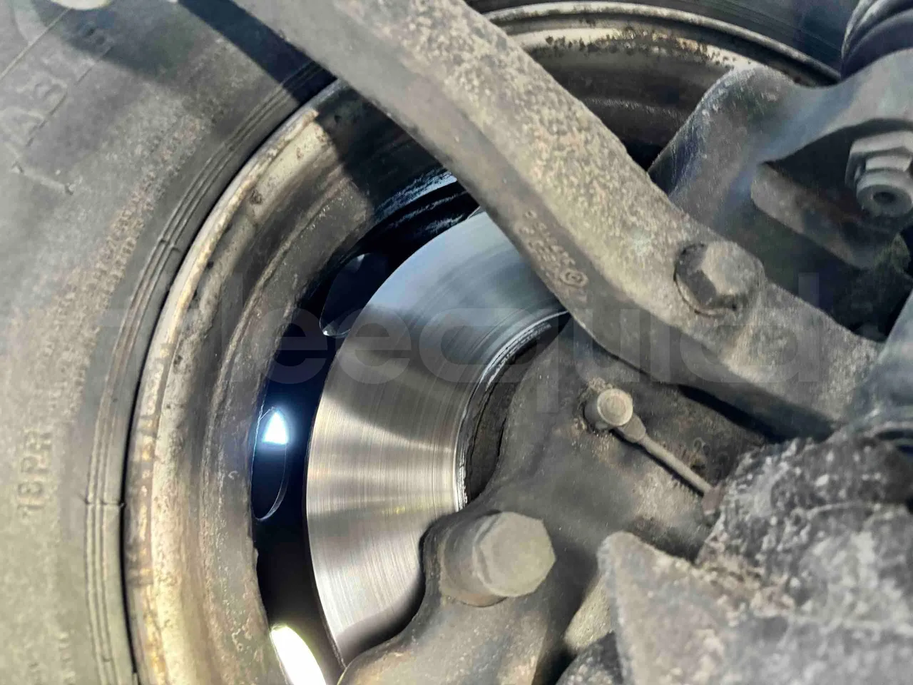 Irisbus Ares SFR116 - Euro4 - 256kW - 11.995mt - axel 3  discs right