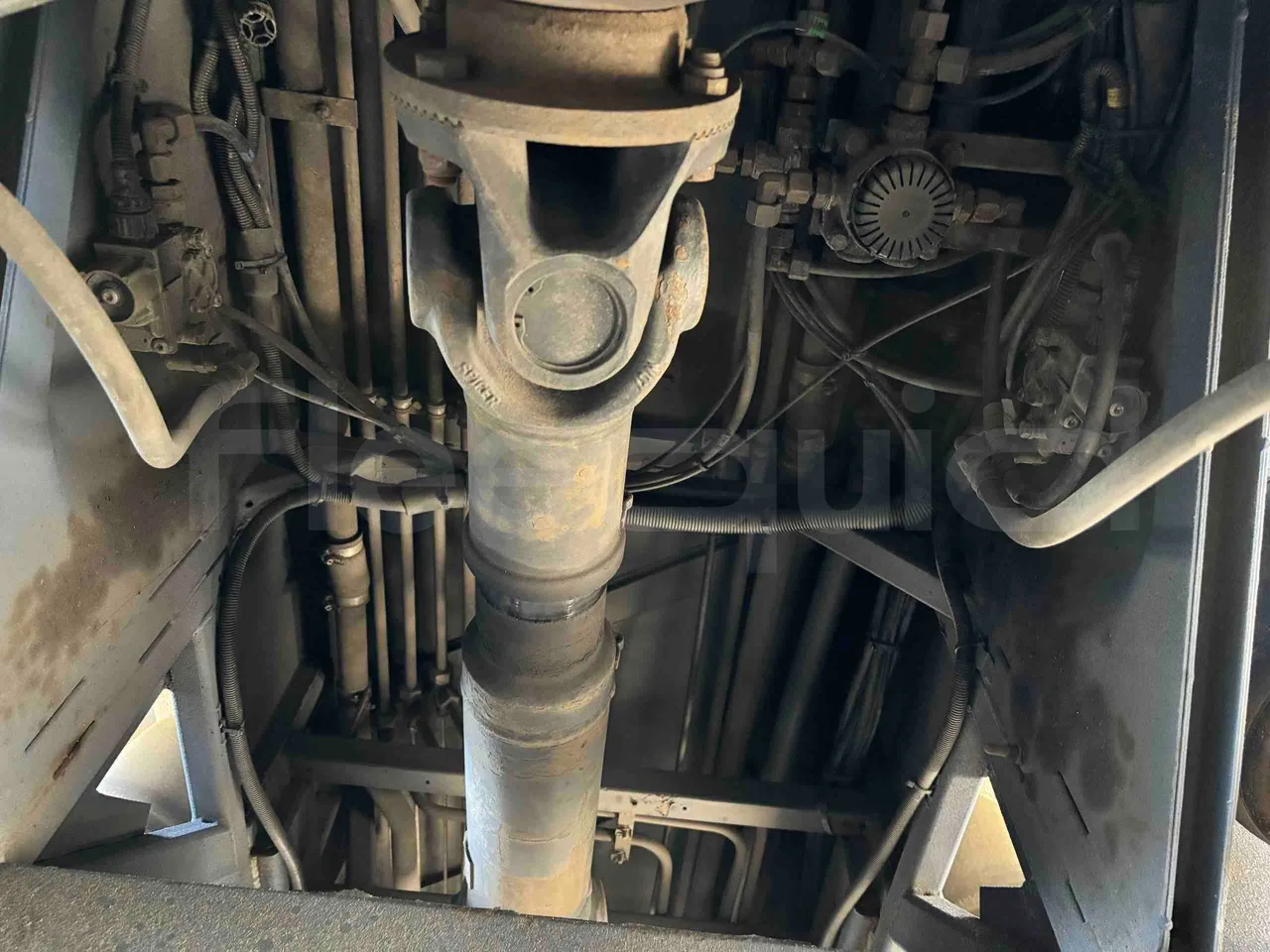 Irisbus Ares SFR116 - Euro4 - 256kW - 11.995mt - driveshaft photo