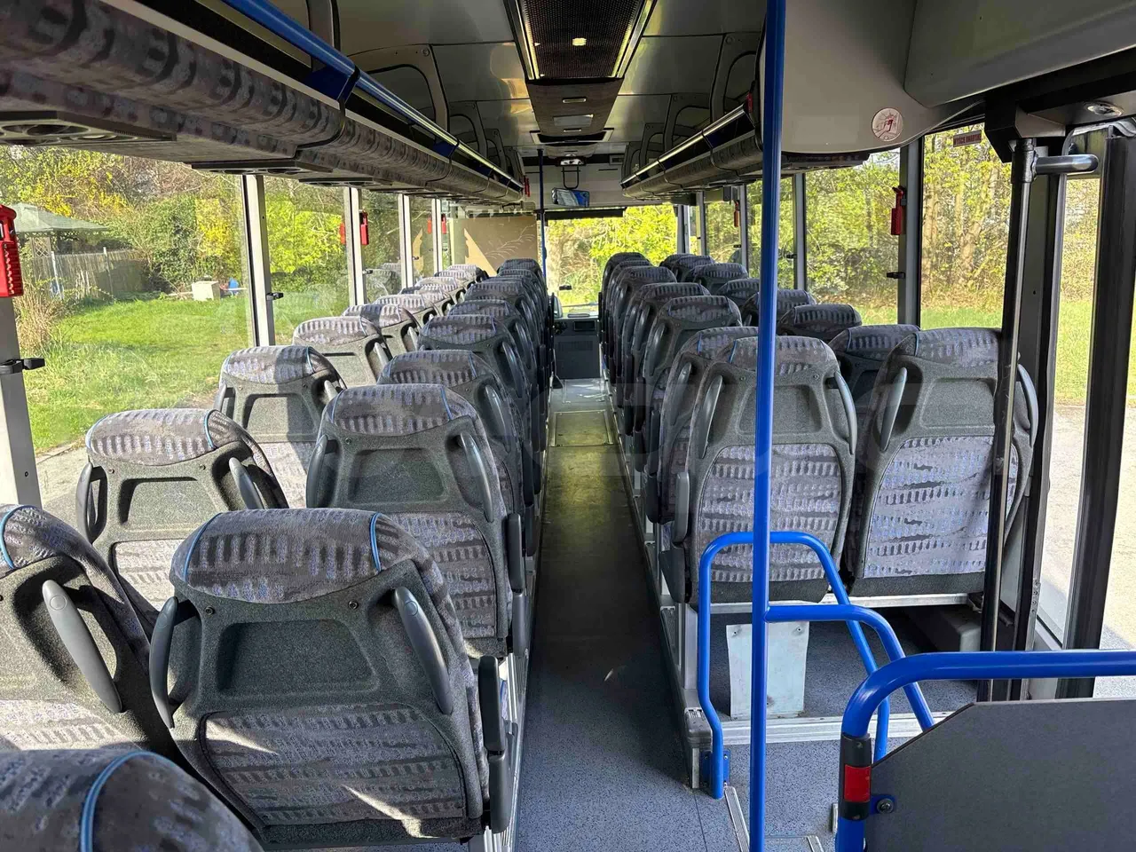 Irisbus Ares SFR116 - Euro4 - 256kW - 11.995mt - forward view middle aisle