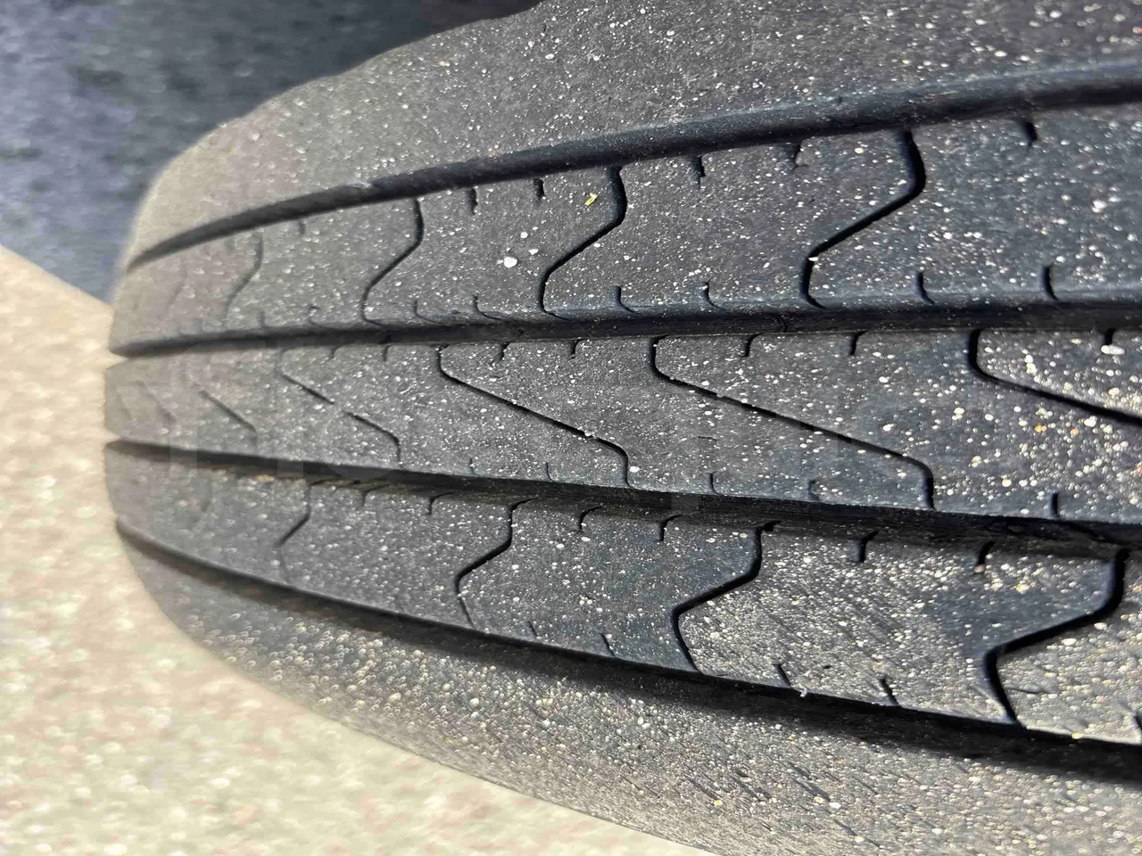 Irisbus Ares SFR116 - Euro4 - 256kW - 11.995mt - tread condition front tires left