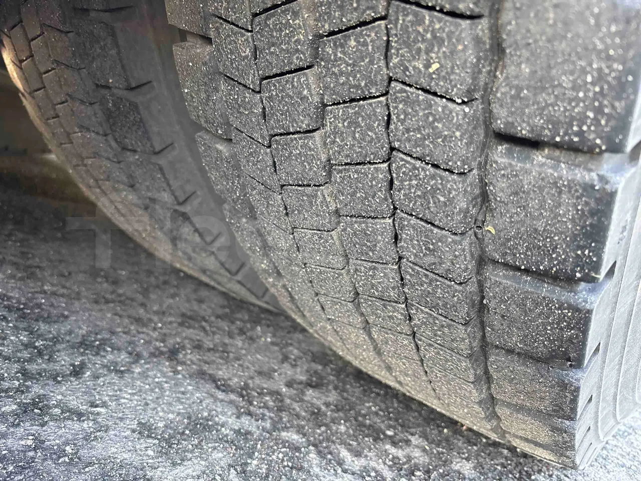 Irisbus Ares SFR116 - Euro4 - 256kW - 11.995mt - tread condition second axle tires right