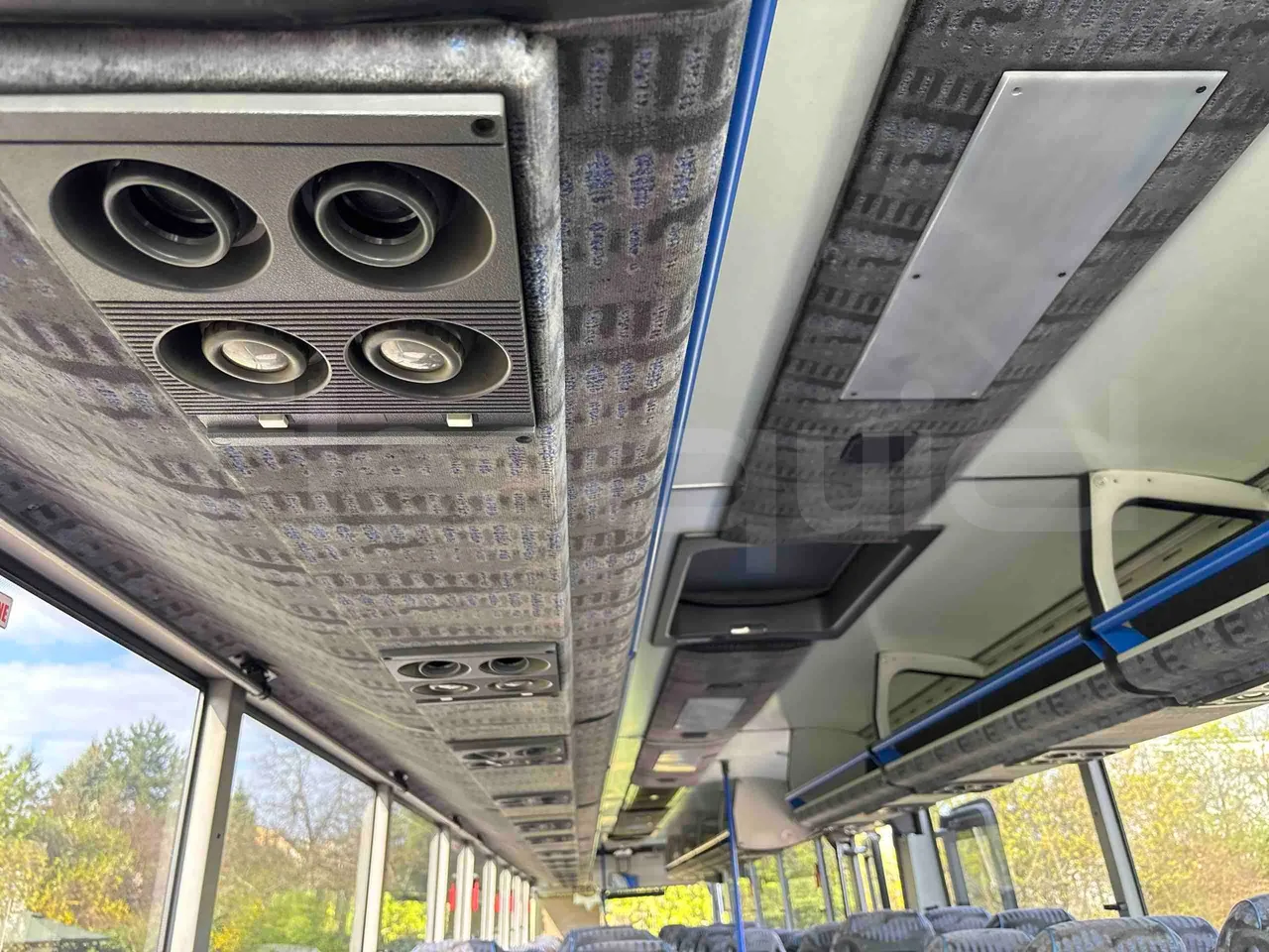 Irisbus Ares SFR116 - Euro4 - 256kW - 11.995mt - overhead compartments photo