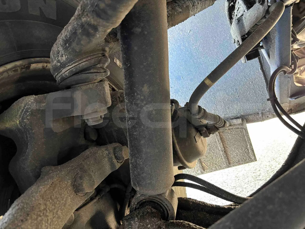 Irisbus Ares SFR116 - Euro4 - 256kW - 11.995mt - axel 3 shock absorbers 1 right