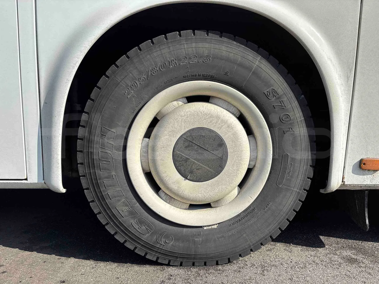 Irisbus Ares SFR116 - Euro4 - 256kW - 11.995mt - rear left tire photo