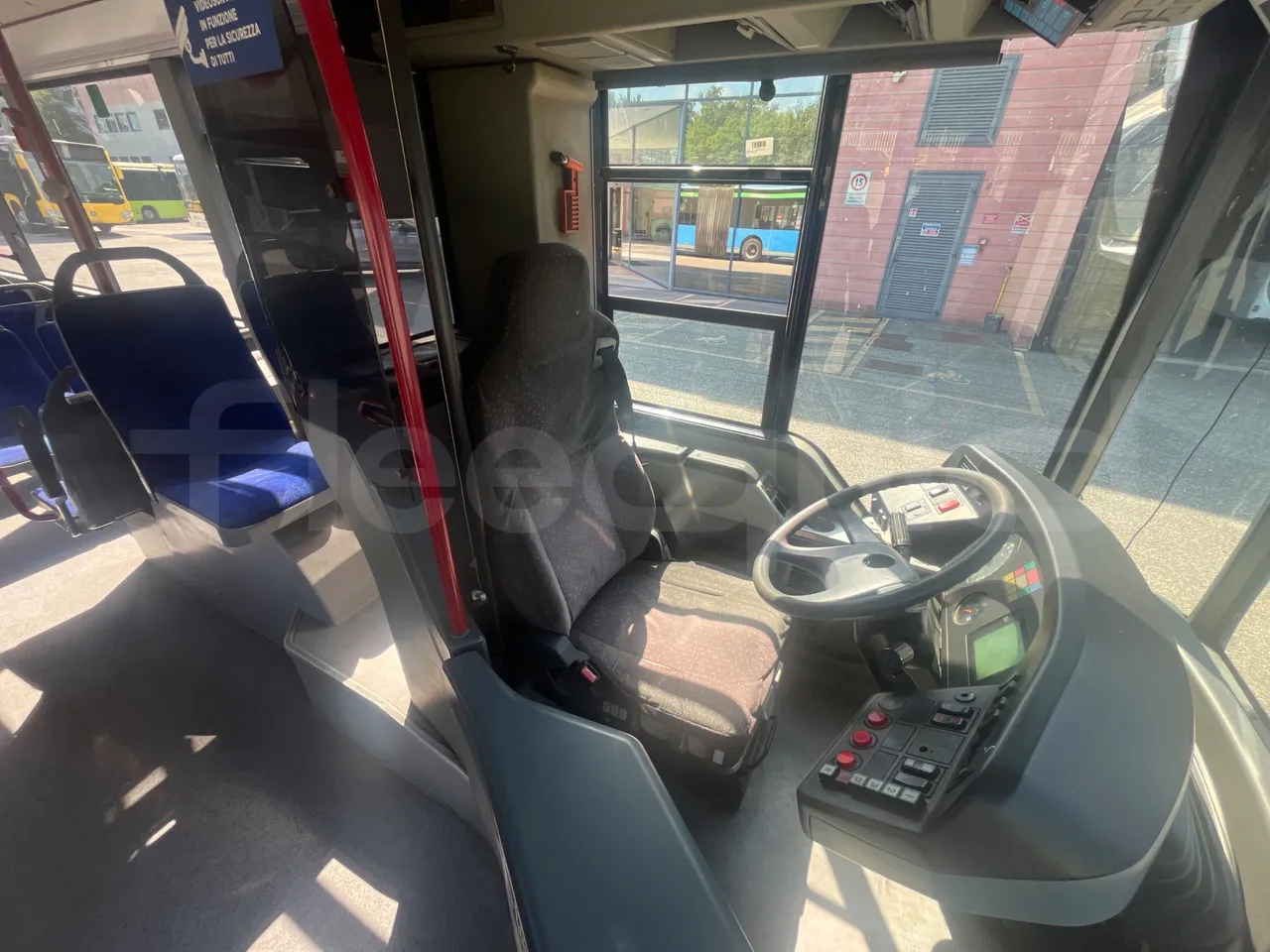 Mercedes-Benz Citaro O530G - EUR4 - 260kW - 17.94m - driver's seat photo (mandatory for bus to scrap)