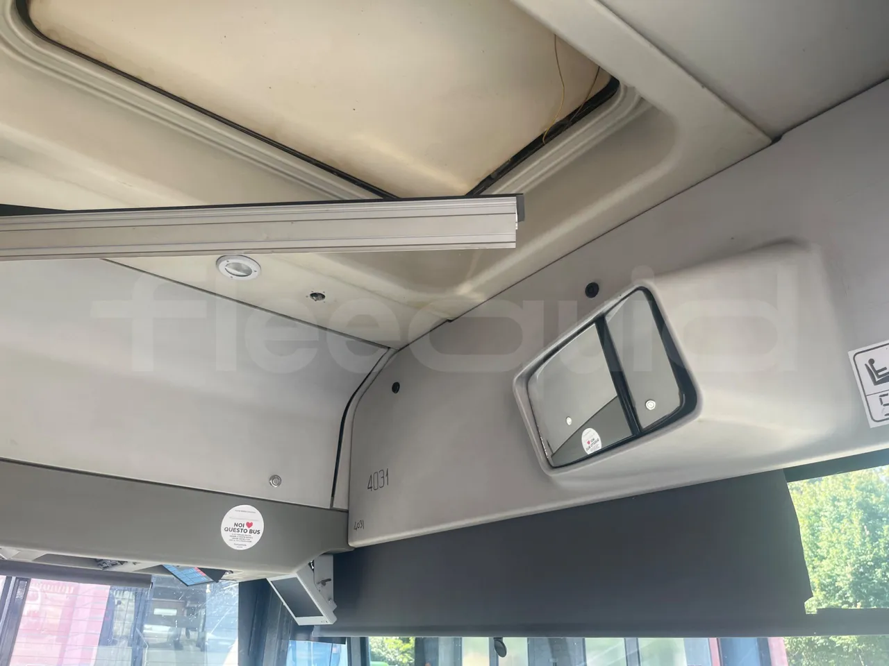Mercedes-Benz Citaro O530G - EUR4 - 260kW - 17.94m - monitor detail photo
