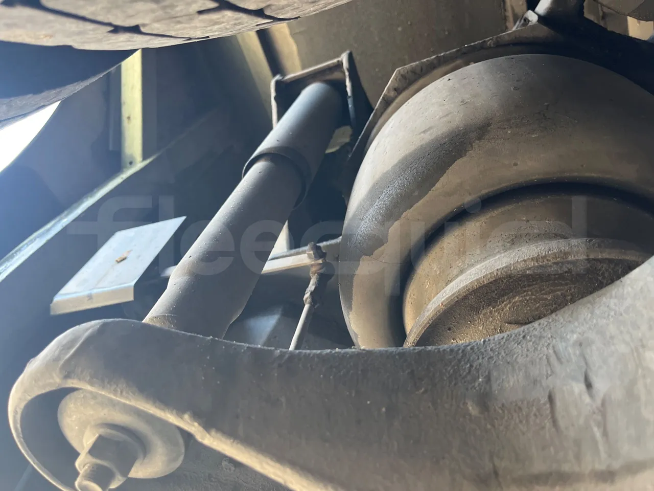 Iveco Magelys SFR210 - axel 2 air springs 1 left