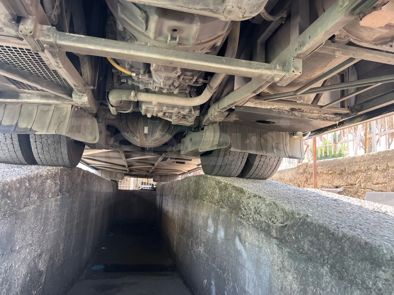 Iveco Magelys SFR210 - central axle (18m)
