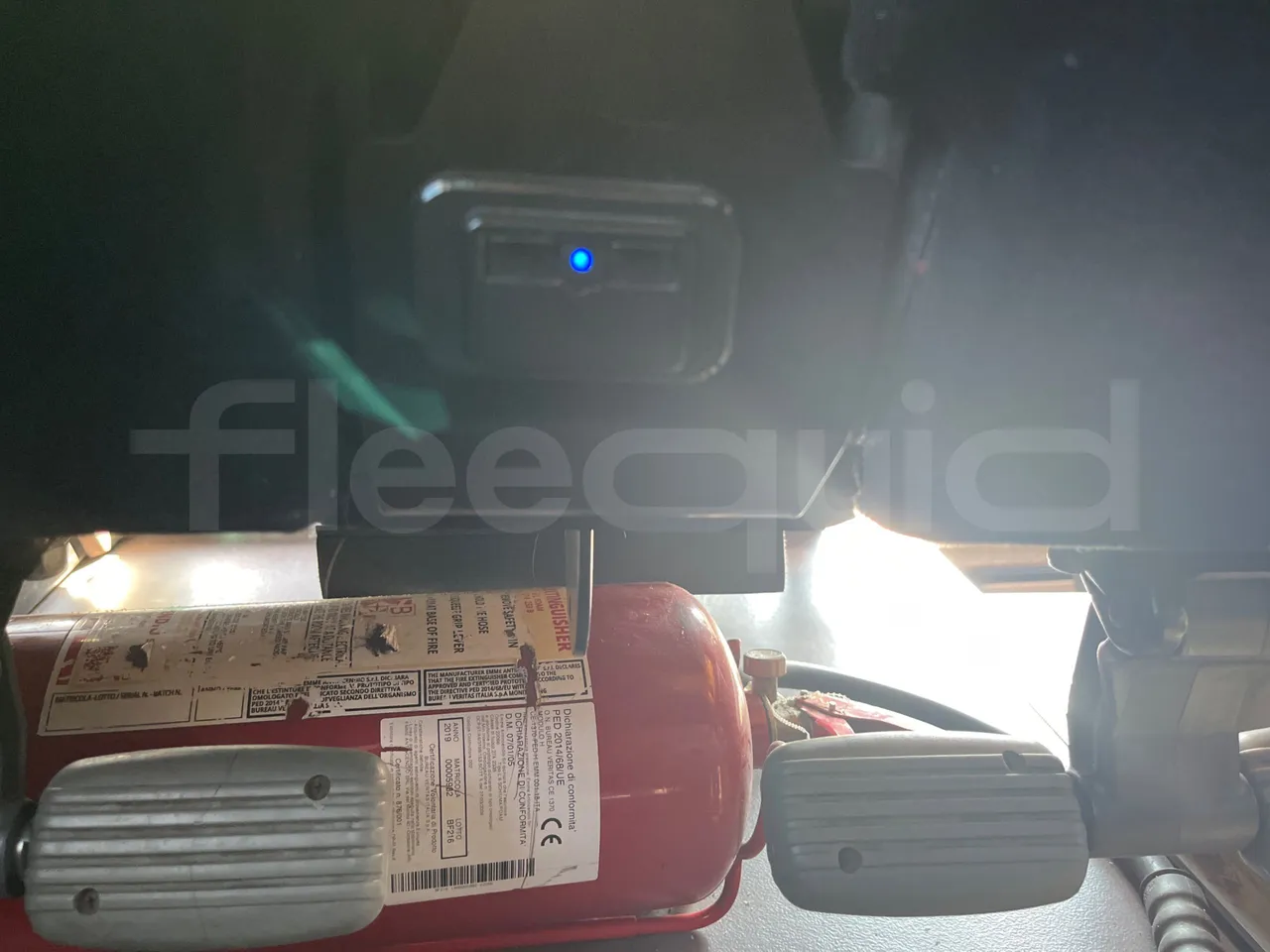 Iveco Magelys SFR210 - usb charging detail