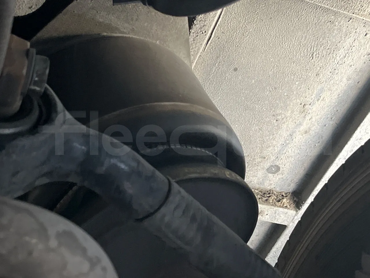 Iveco Magelys SFR210 - front air springs left