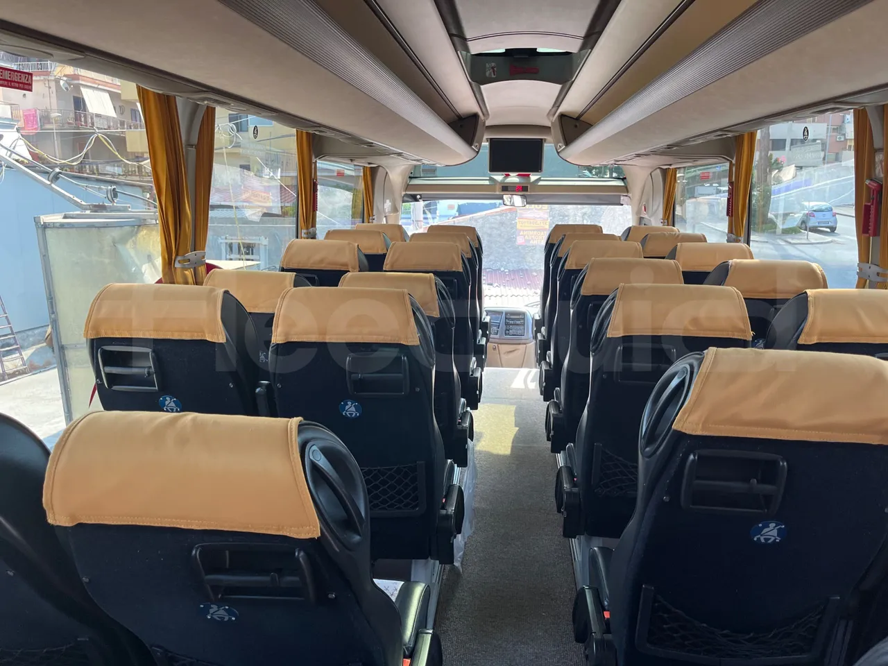 Iveco Magelys SFR210 - forward view all seats last row height