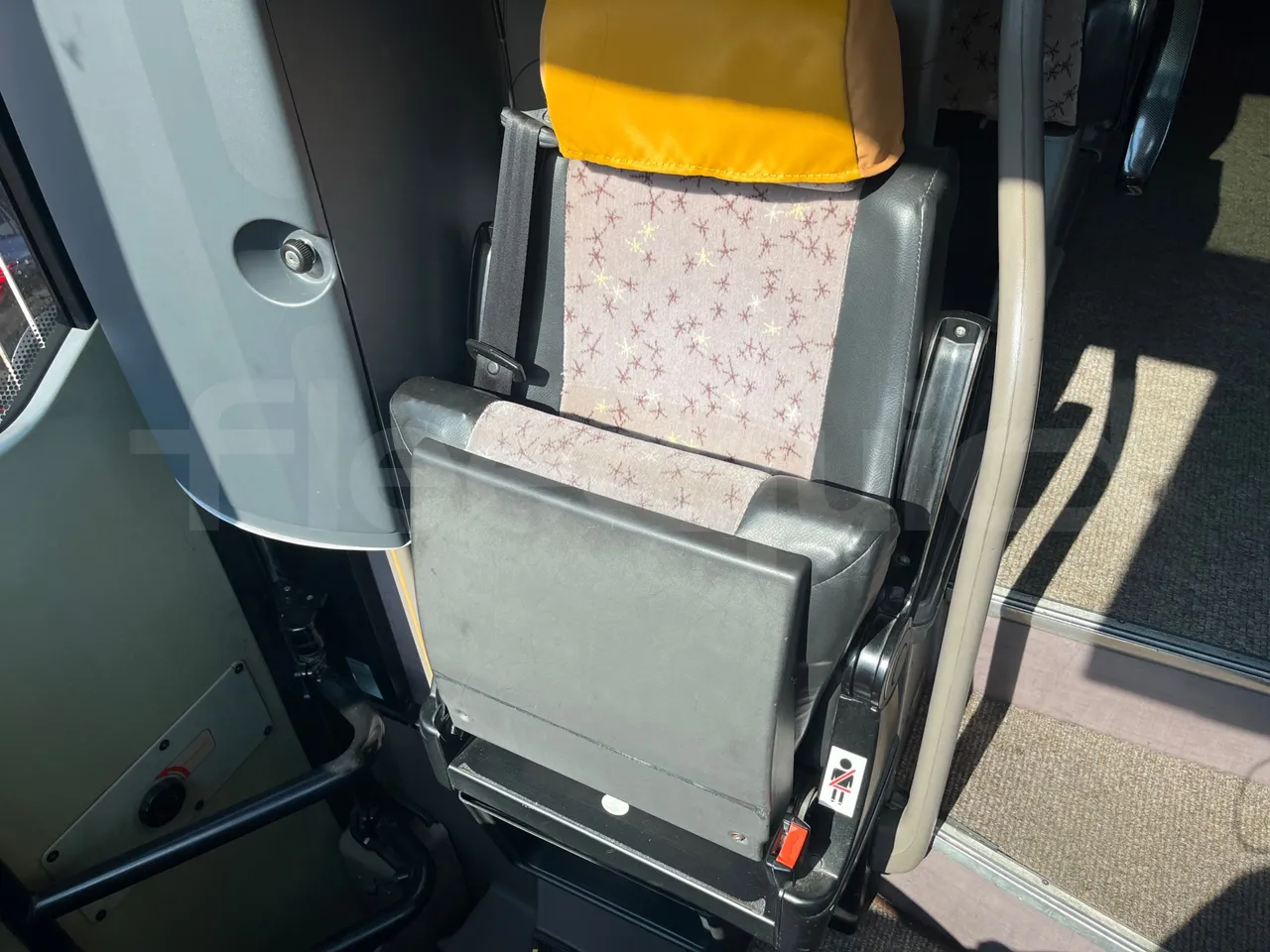 Iveco Magelys SFR210 - hostess seat photo