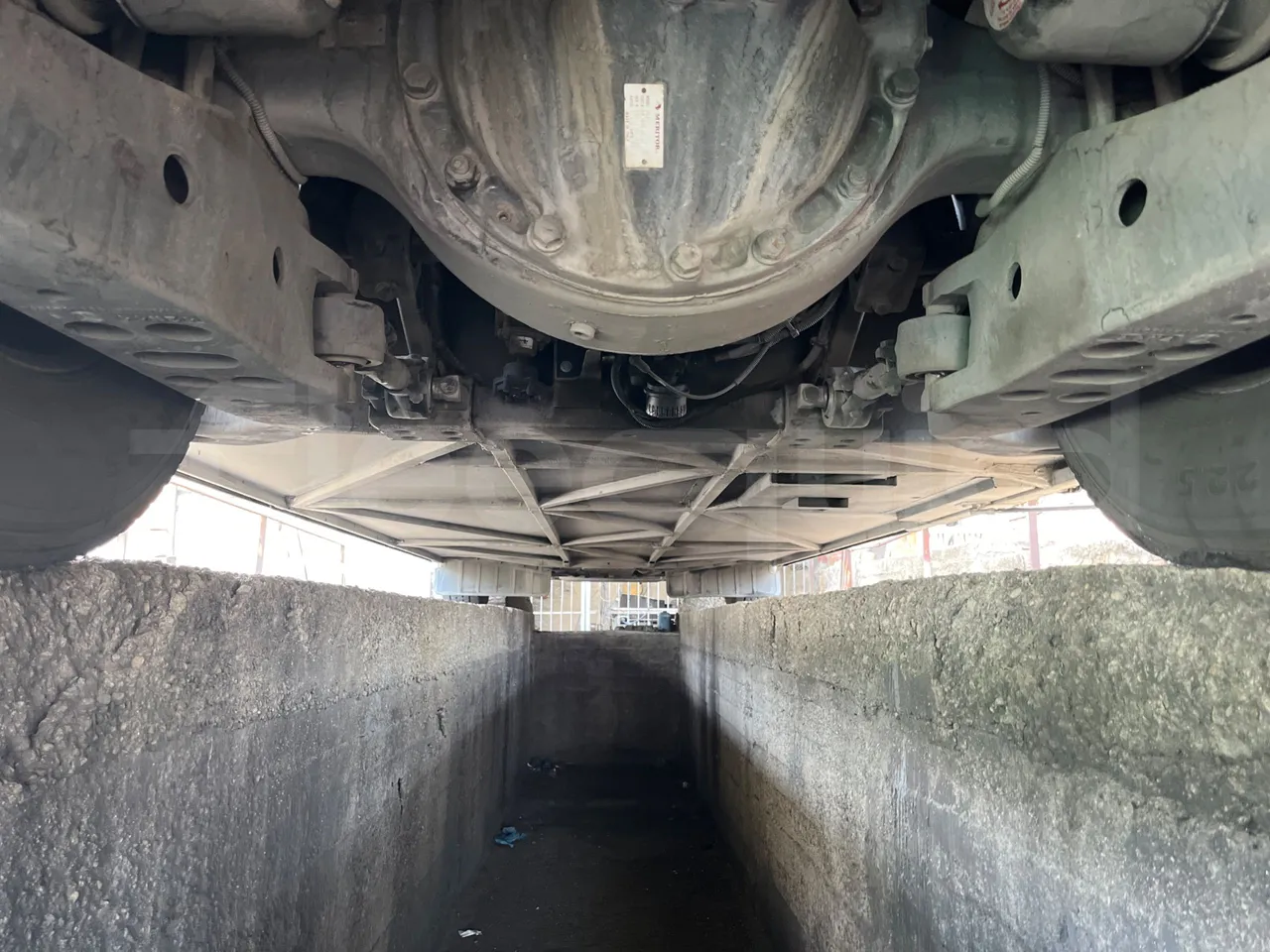 Iveco Magelys SFR210 - axle 3 central