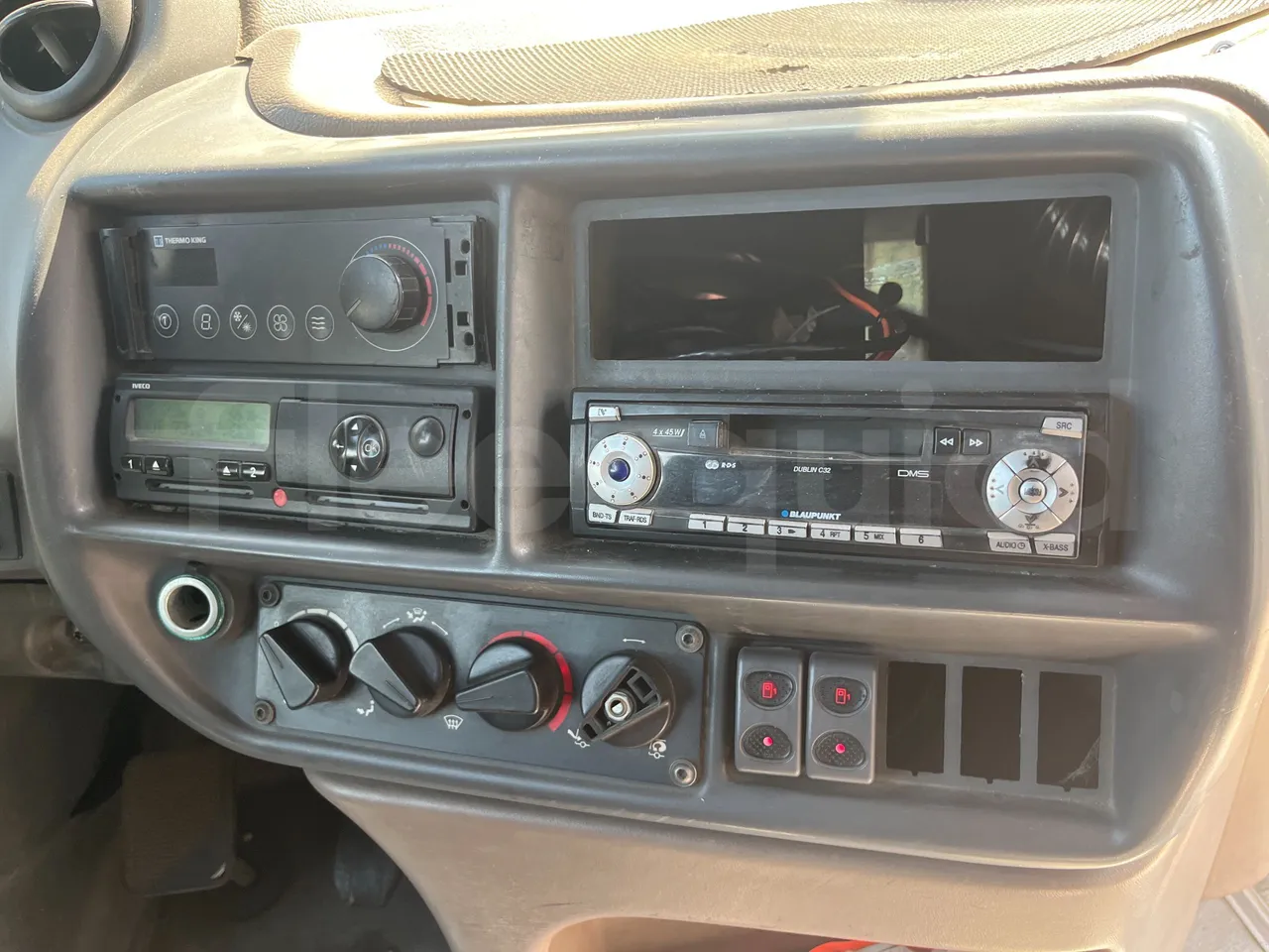 Iveco Arway - radio accessories photo