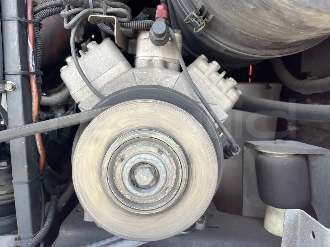 Iveco Arway - air conditioning compressor
