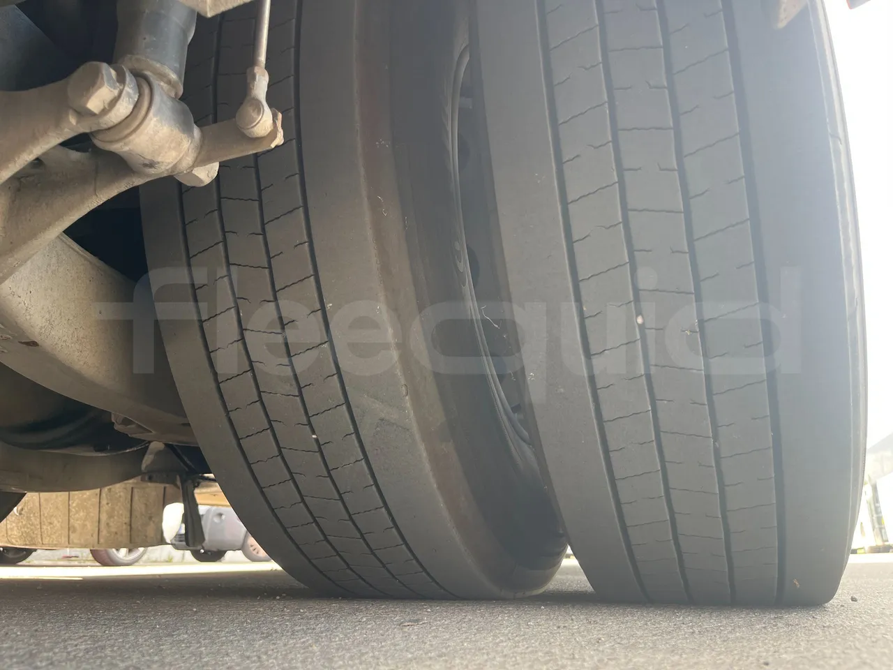 Iveco Arway - First Axle Left Side: Tyre Thickness