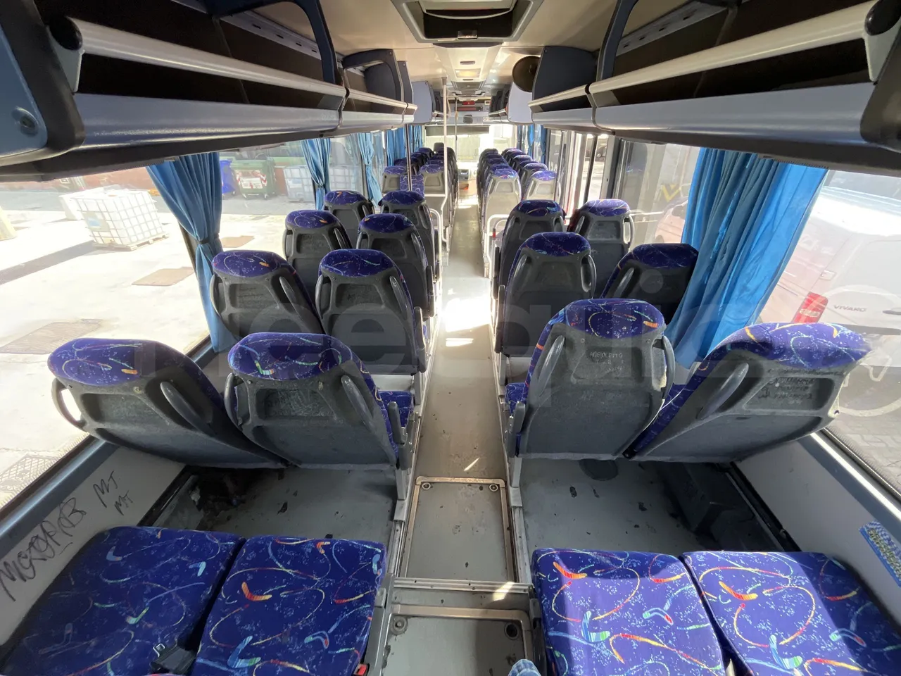 Iveco Arway - forward view middle aisle