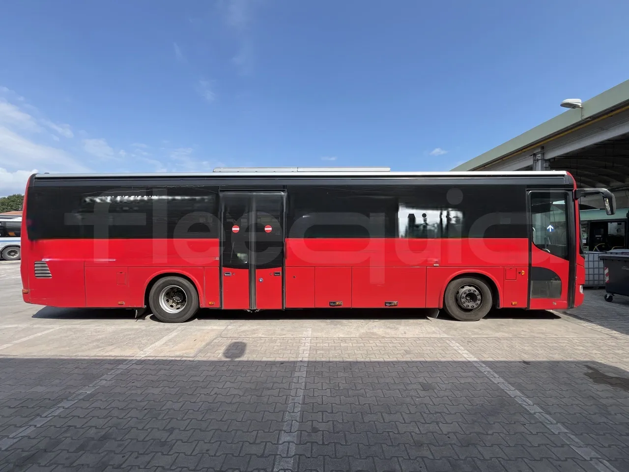 Iveco Arway - right side doors closed