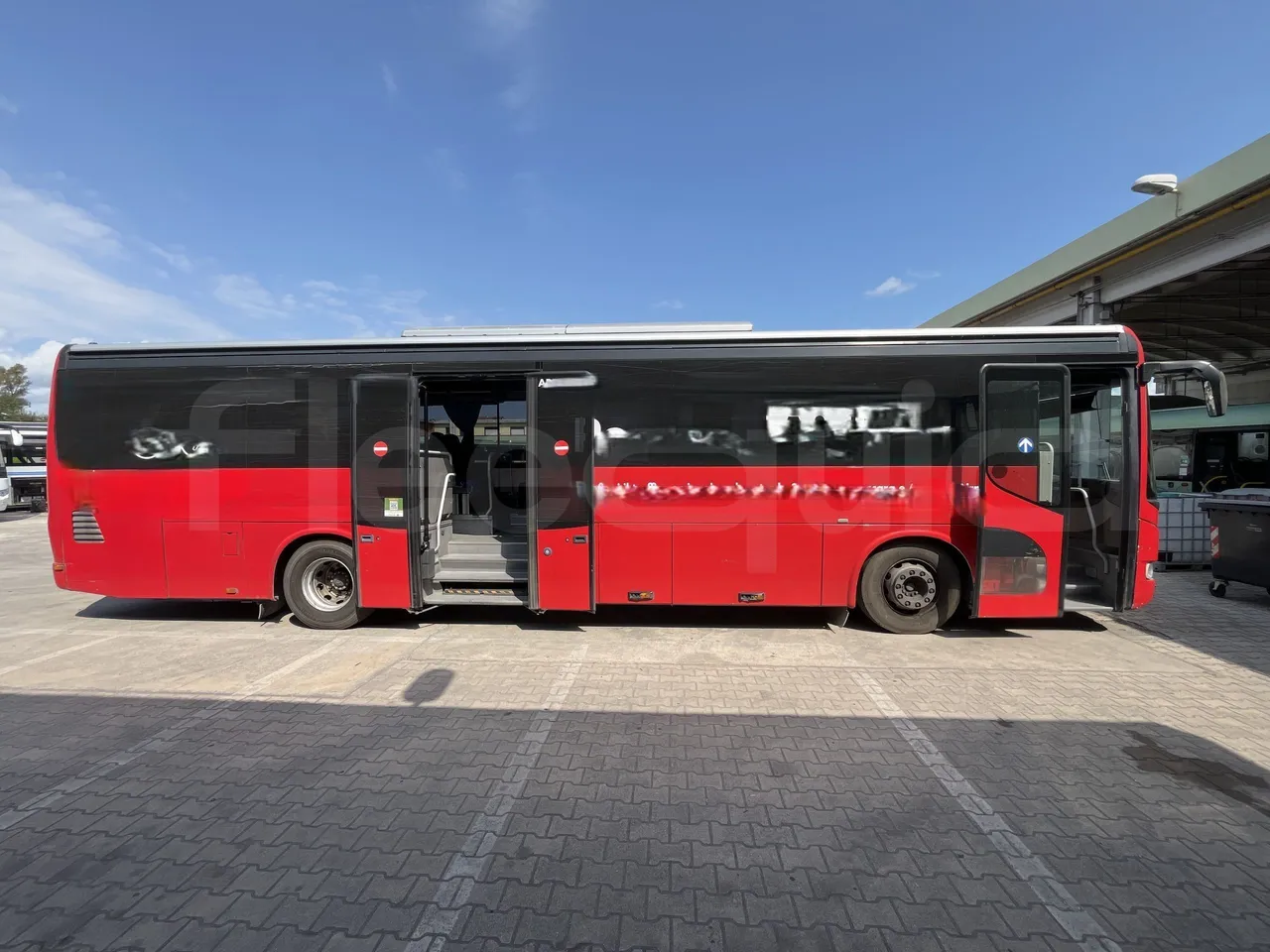 Iveco Arway - right side doors open