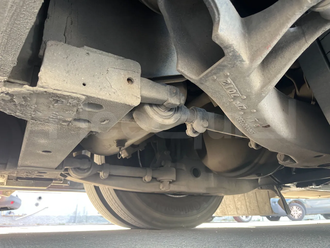 Iveco Arway - front axle right side