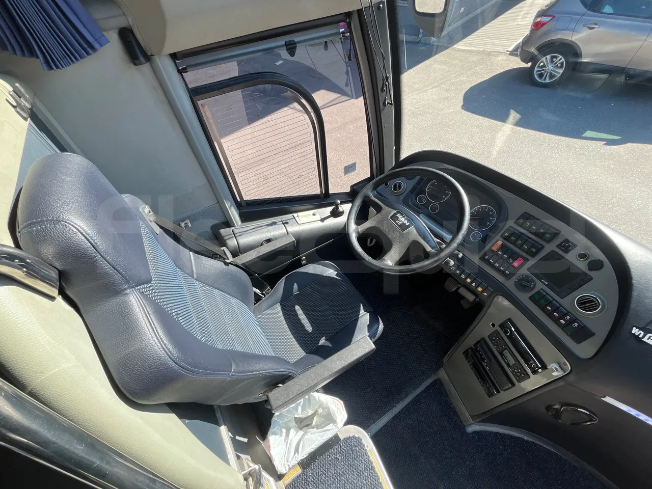 Man 18.440 HOCL E4-ERA - EUR5 - 324kW-13.145m - driver's seat photo