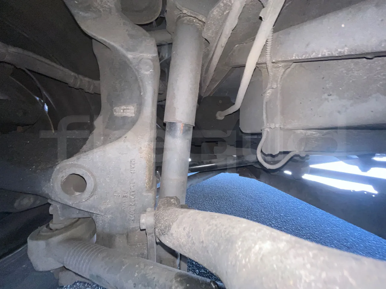 Man 18.440 HOCL E4-ERA - EUR5 - 324kW-13.145m - front shock absorbers right