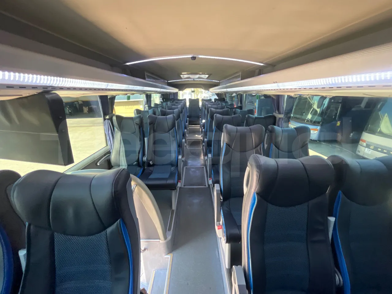 Man 18.440 HOCL E4-ERA - EUR5 - 324kW-13.145m - forward view all seats last row height