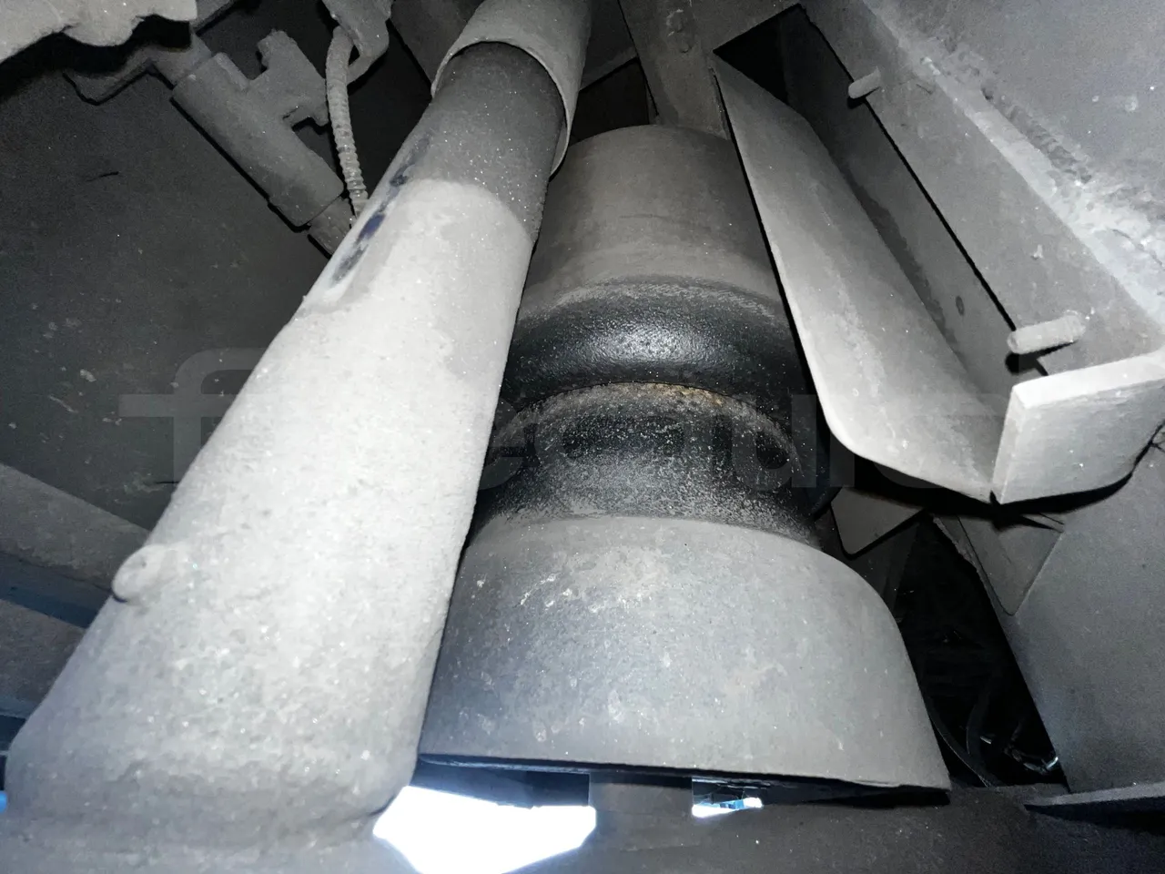 Man 18.440 HOCL E4-ERA - EUR5 - 324kW-13.145m - axel 3 shock absorbers 1 right