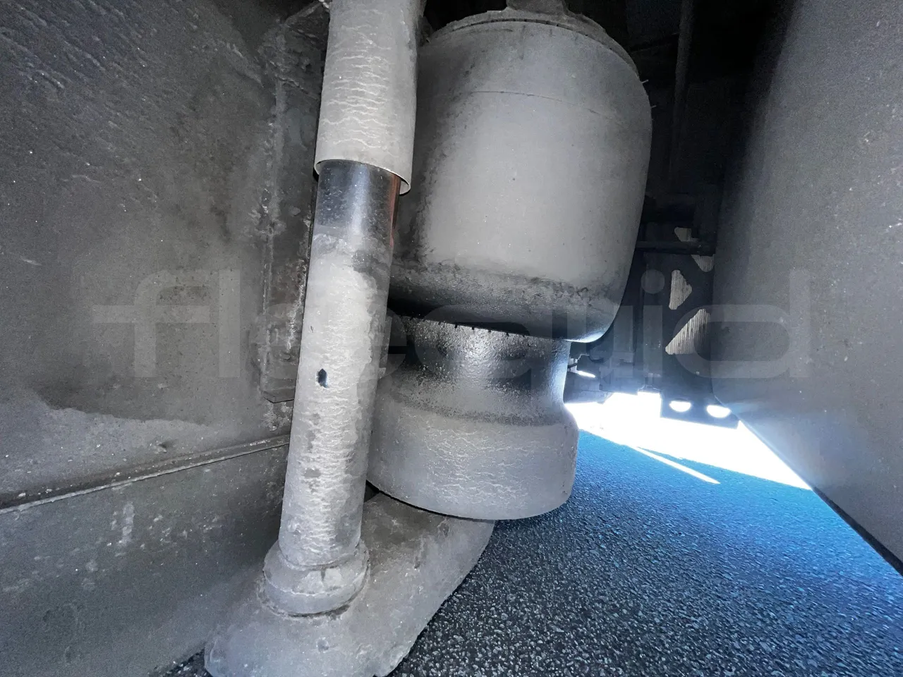 Man 18.440 HOCL E4-ERA - EUR5 - 324kW-13.145m - axel 3 shock absorbers 2 right