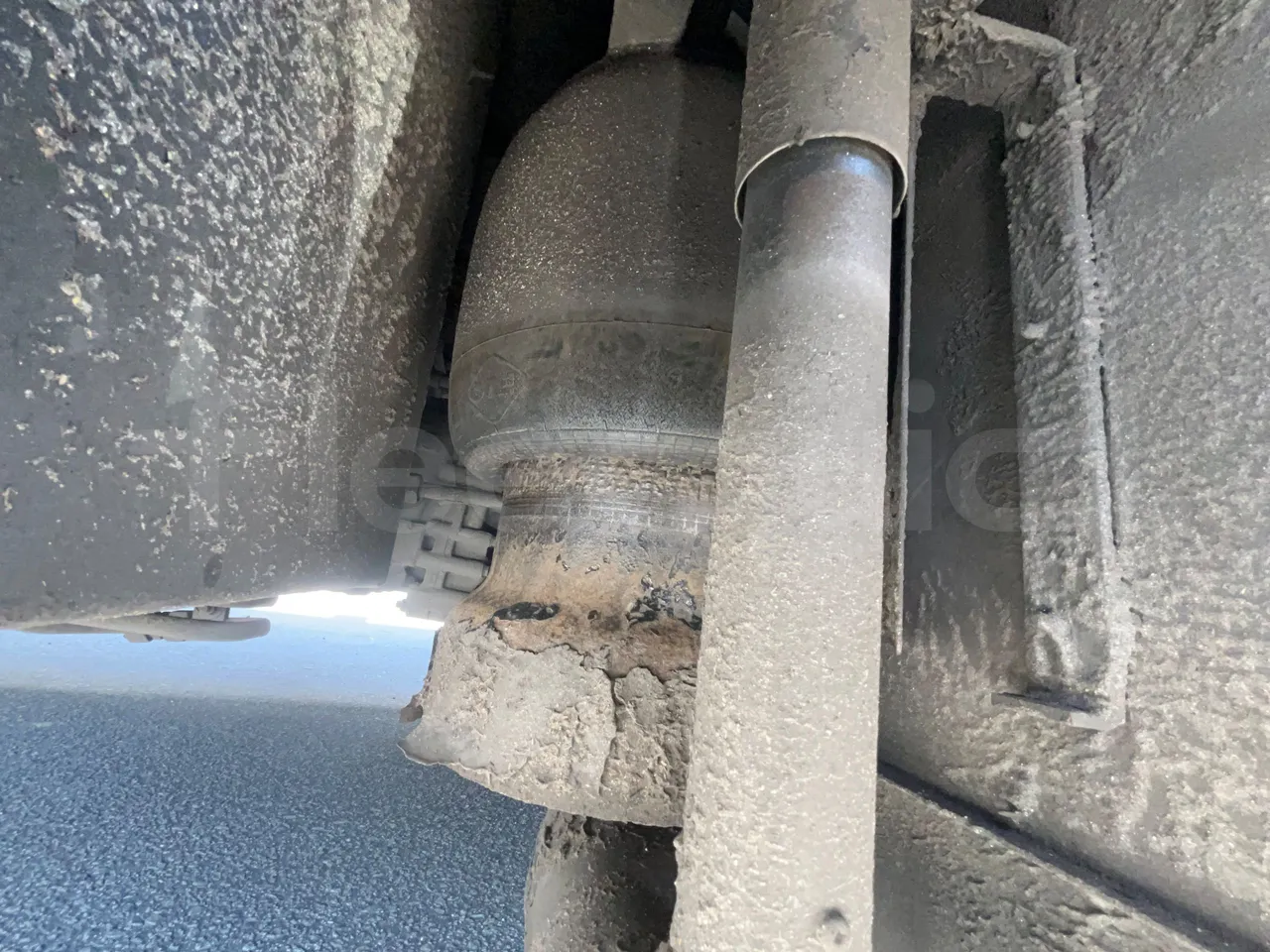 Man 18.440 HOCL E4-ERA - EUR5 - 324kW-13.145m - axle 2 shock absorbers 2 left