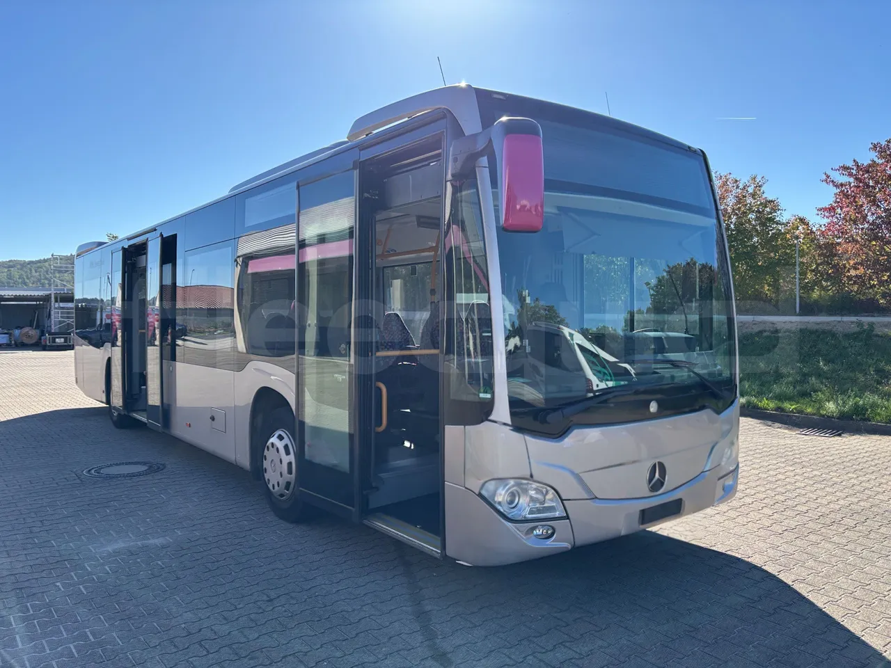Mercedes-Benz Citaro - 3/4 Front Right Side Doors Open