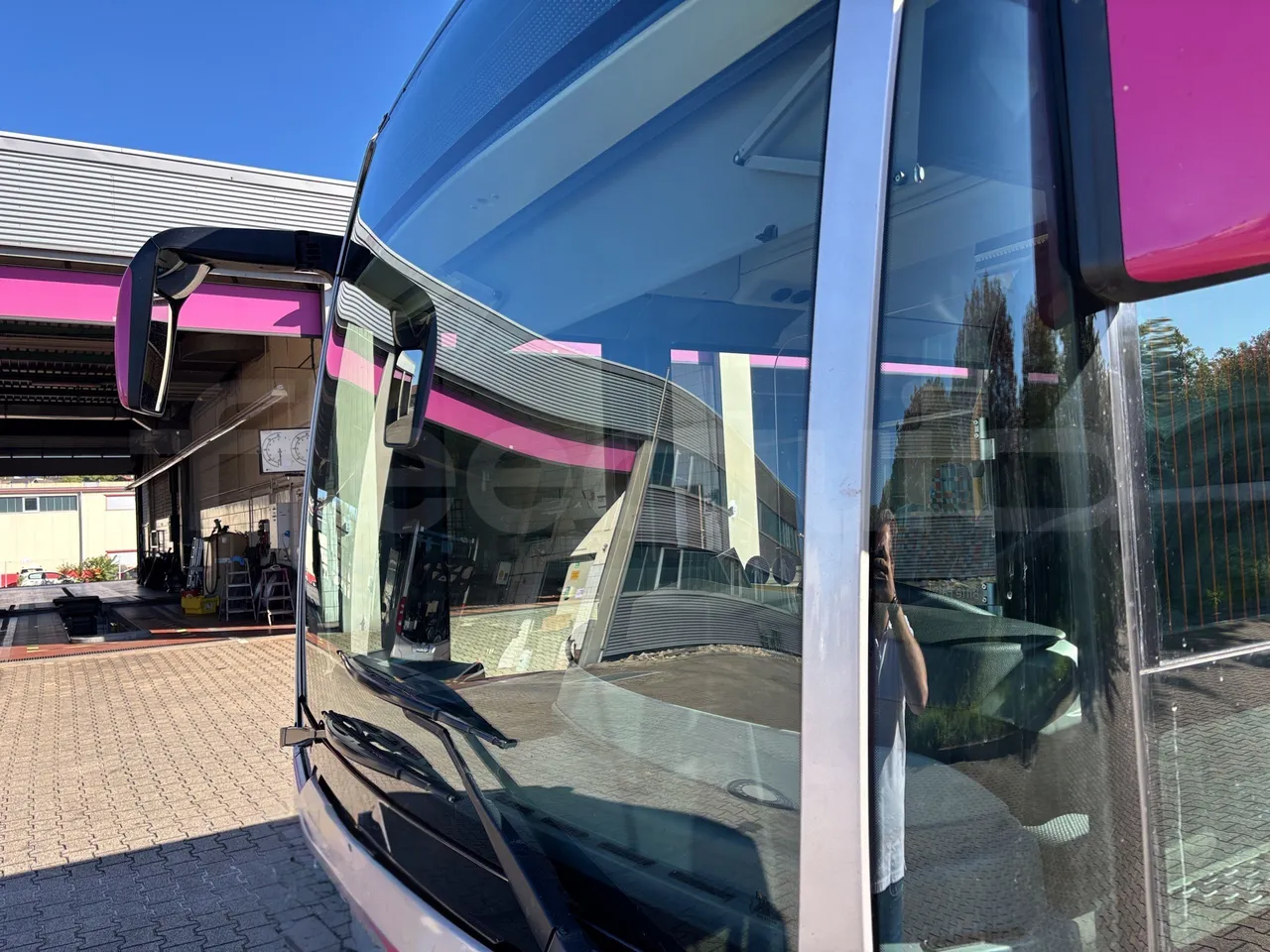 Mercedes-Benz Citaro - Windscreen From Left Side