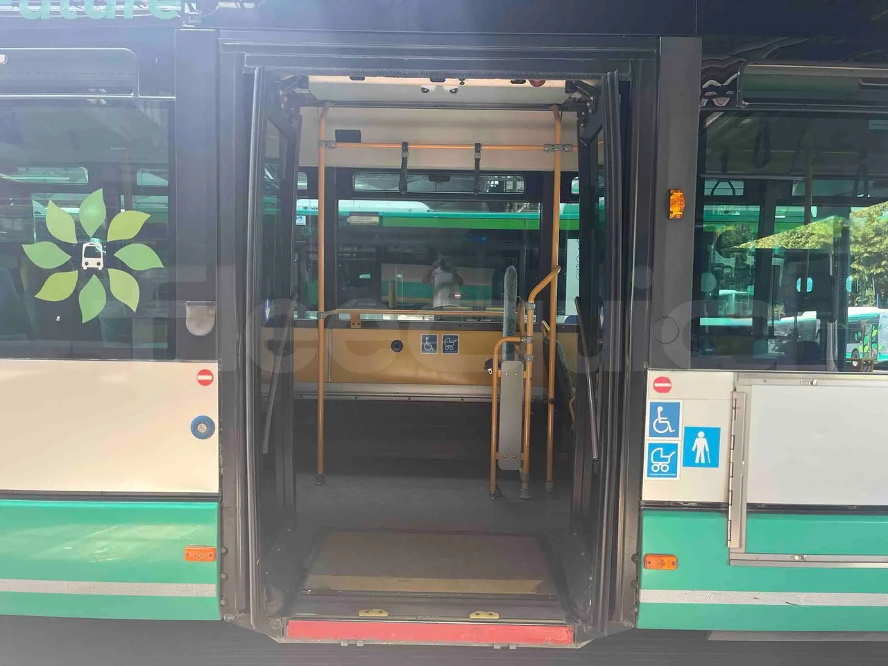 Iveco Citelis - front door 2 open