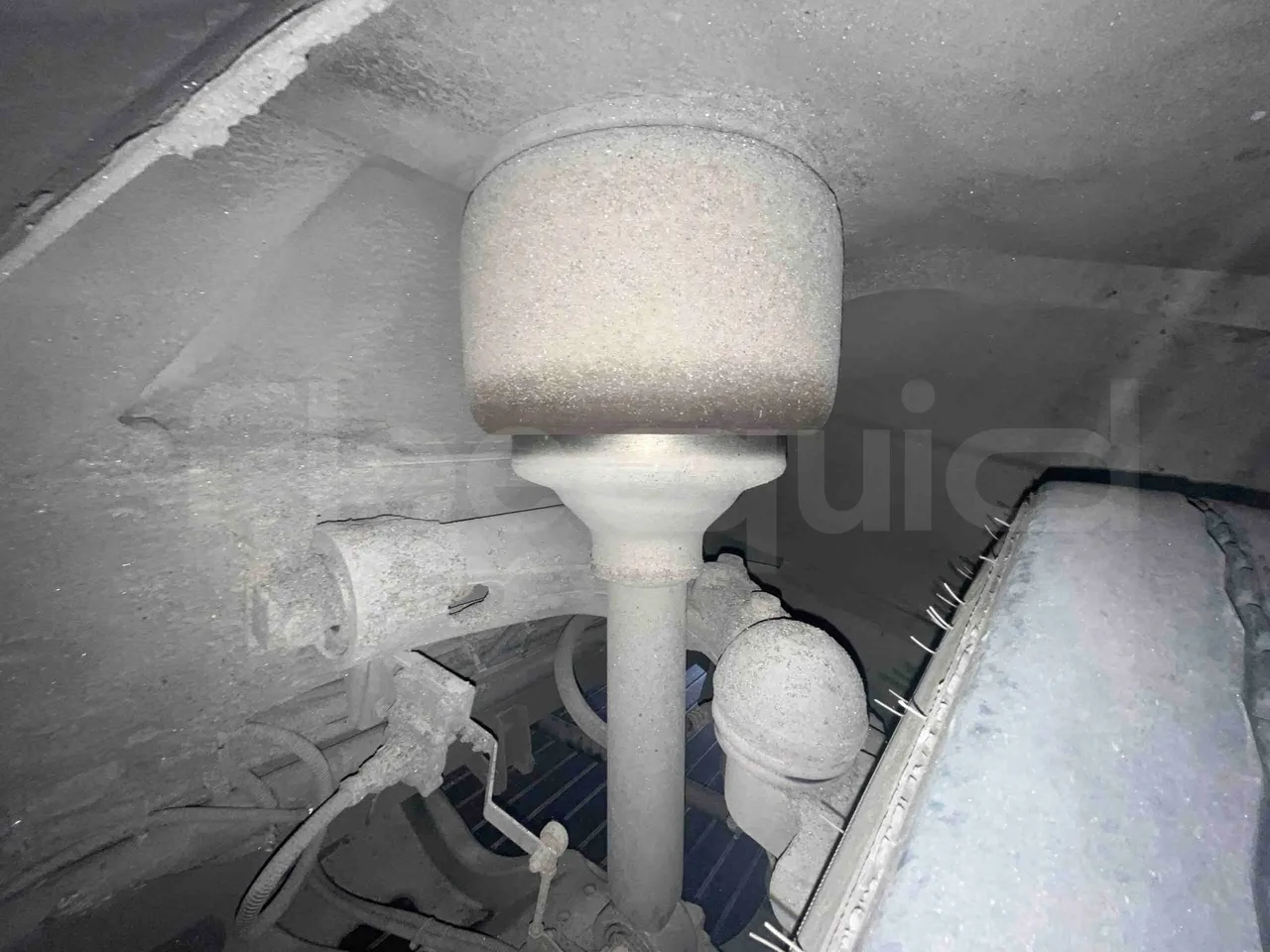 Iveco Citelis - front shock absorbers right