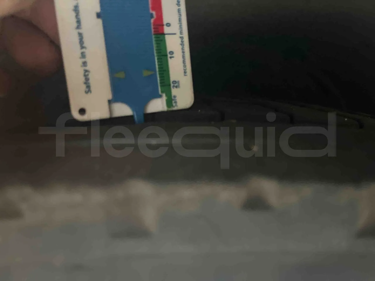 Iveco Citelis - tread condition front tires right