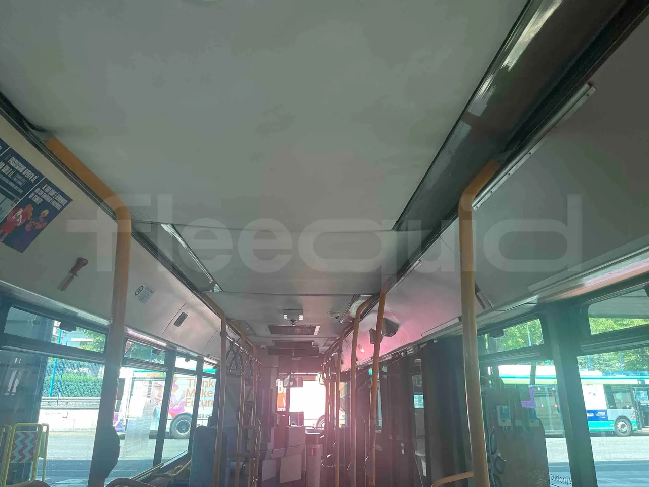 Iveco Citelis - overhead compartments photo
