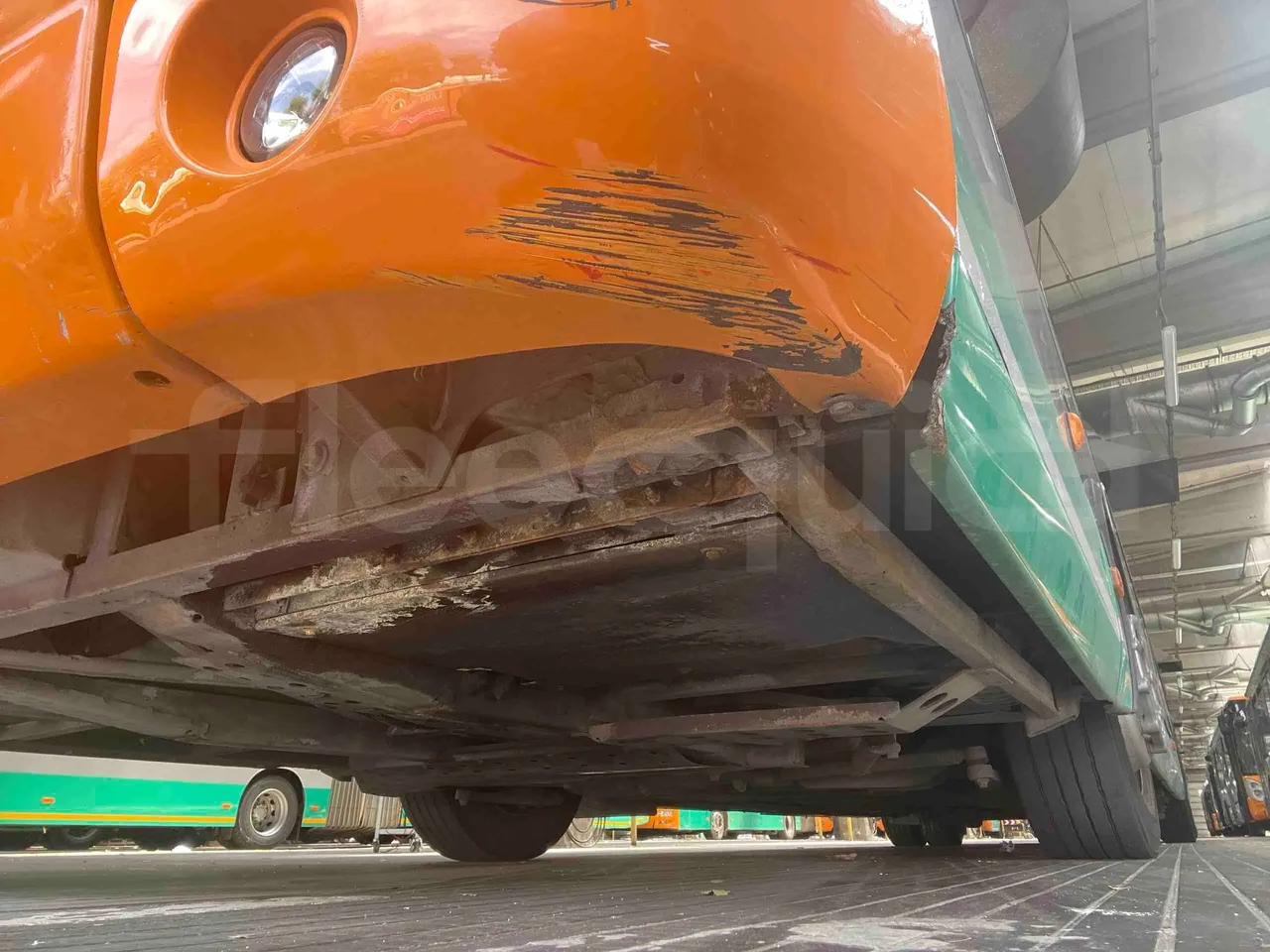 Iveco Citelis - front axle left side