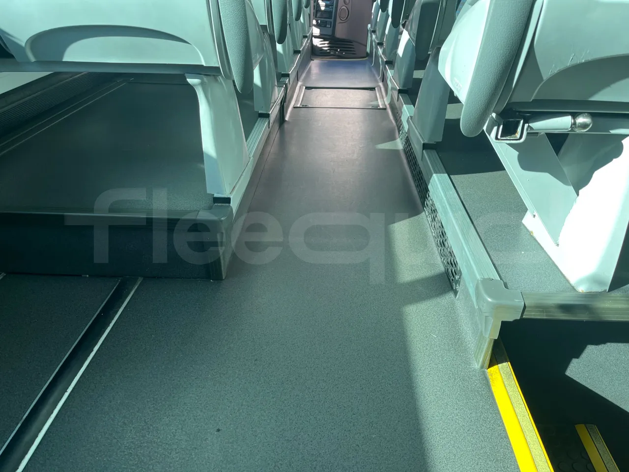 Scania Irizar i4H i4CD 11.48 - Euro6 - 302kW - 11.480mt - seat brackets photo