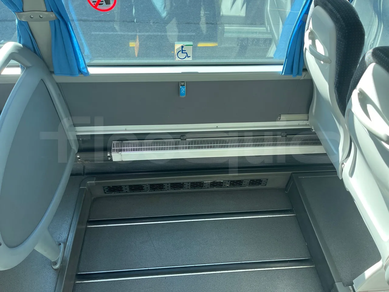 Scania Irizar i4H i4CD 11.48 - Euro6 - 302kW - 11.480mt - disabled area photo