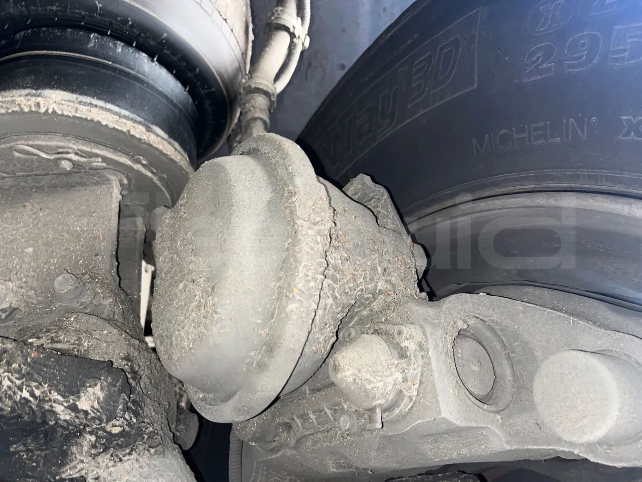 Scania Irizar i4H i4CD 11.48 - Euro6 - 302kW - 11.480mt - front brake calipers right