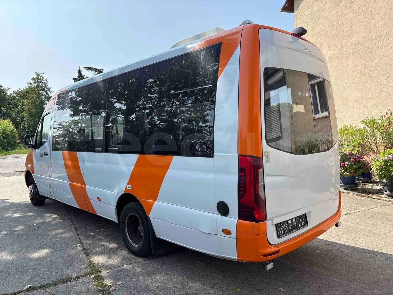 Mercedes-Benz Sprinter - 3/4 left rear side