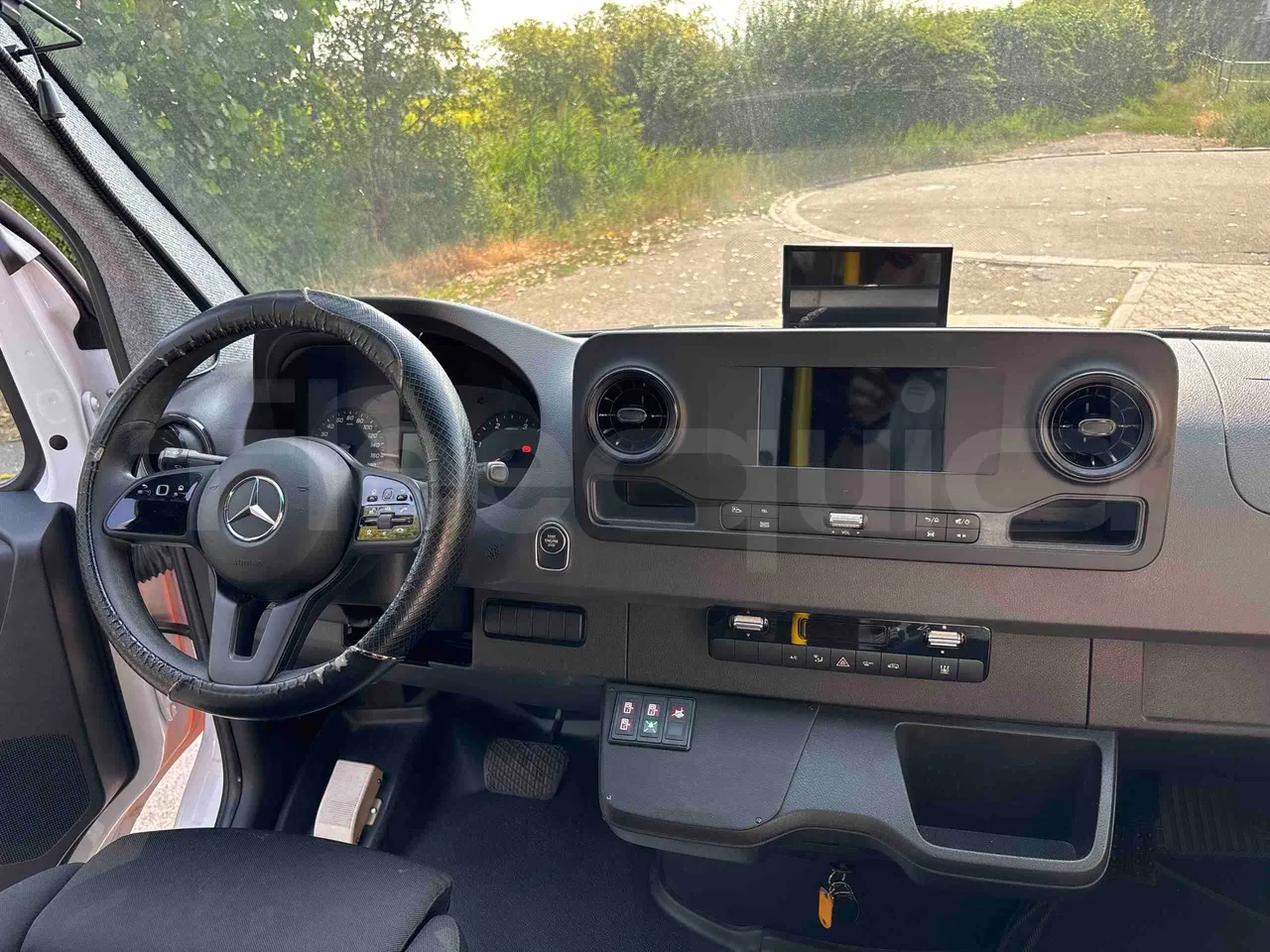 Mercedes-Benz Sprinter - buttons panels on