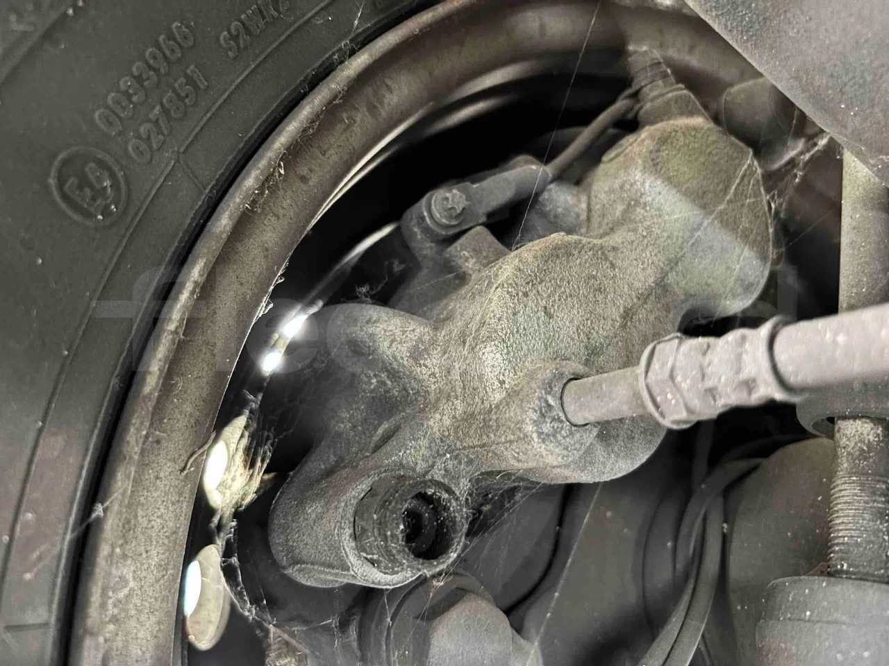 Mercedes-Benz Sprinter - axle 2 caliper brakes right