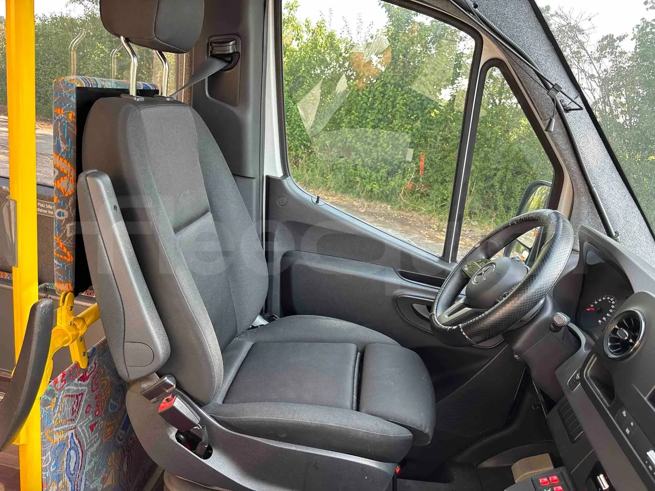 Mercedes-Benz Sprinter - driver's seat photo