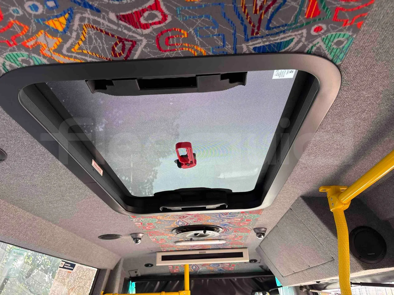 Mercedes-Benz Sprinter - roof hatch 1