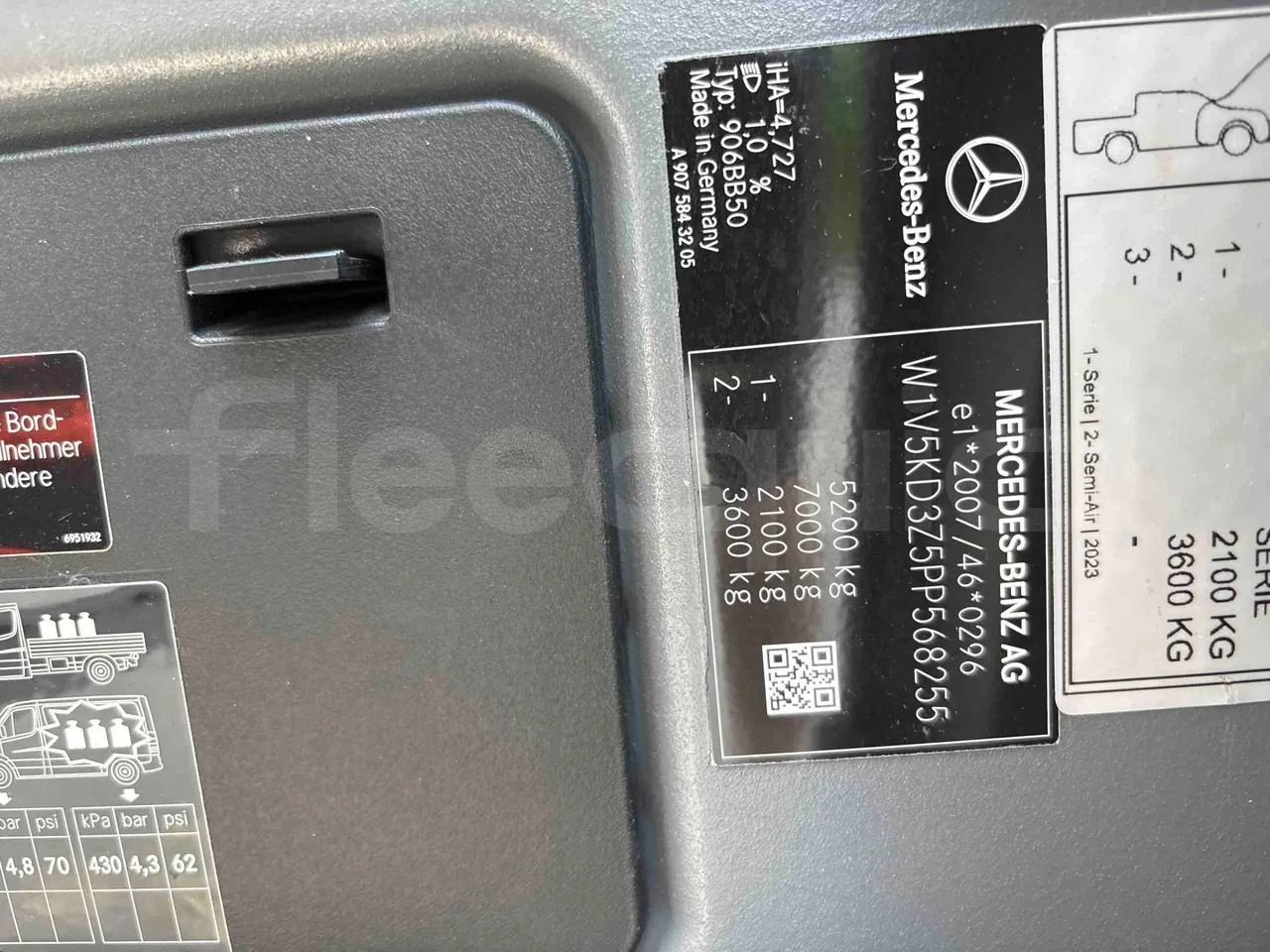 Mercedes-Benz Sprinter - vehicle plate photo