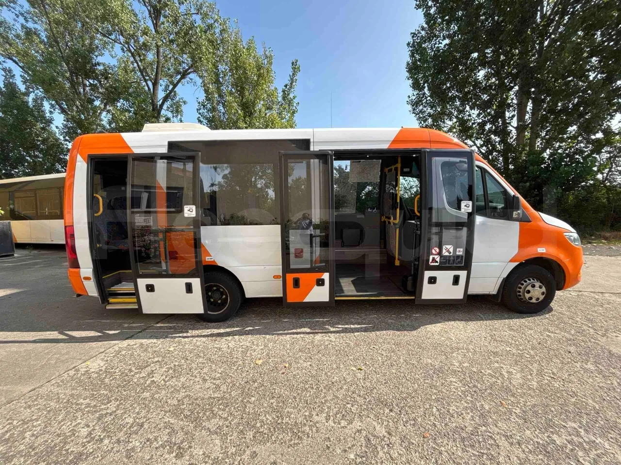 Mercedes-Benz Sprinter - right side doors open