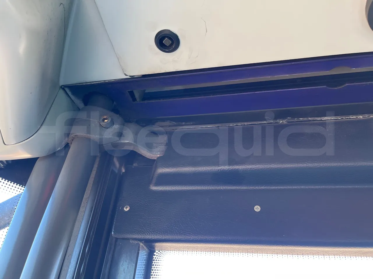 Mercedes-Benz OC500LE 1830H - EUR4 - 220kW - 12.800m - jack and driver keys