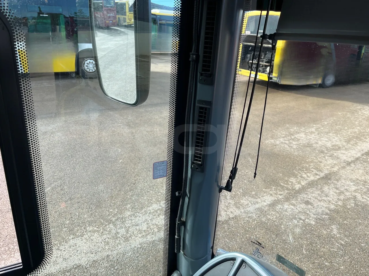 Mercedes-Benz OC500LE 1830H - EUR4 - 220kW - 12.800m - driver microphone accessories photo