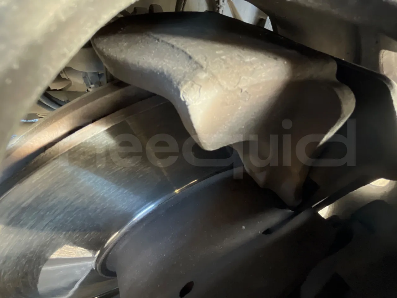 Mercedes-Benz OC500LE 1830H - EUR4 - 220kW - 12.800m - front brake calipers left